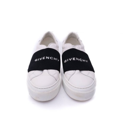 GIVENCHY 