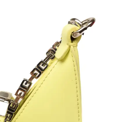 GIVENCHY 